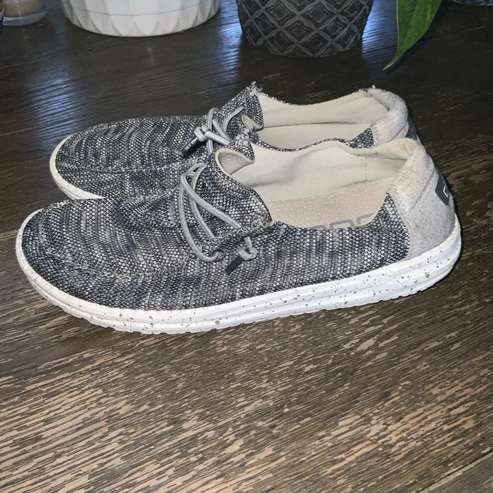 Hey Dude Women’s Wendy Box Dark Gray Slip On Shoes Size 9 - Picture 6 of 9